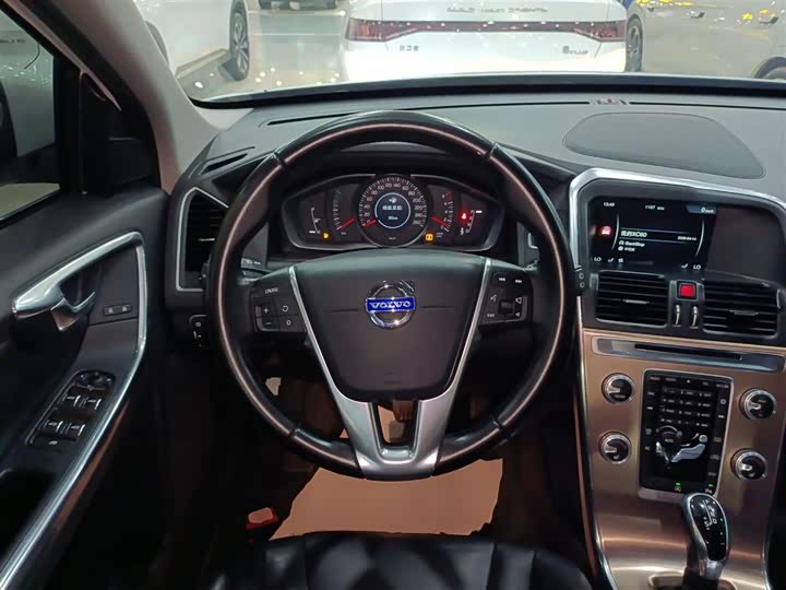 Volvo XC60 2016 T 5 — фото 11