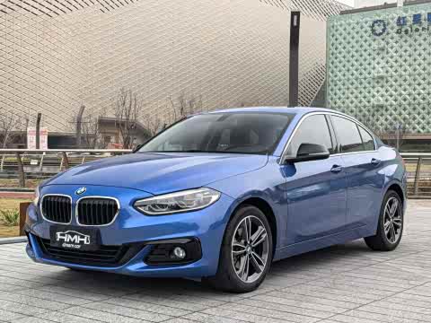 BMW 1-Series 2018 118i Sport — фото 17