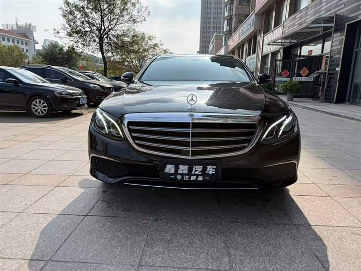 Mercedes-Benz E-Class 2018 E 300 L Luxury — фото 3
