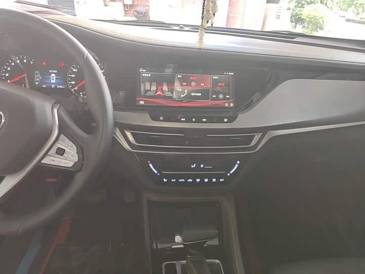 Changan CS35 PLUS 2019 1.6 L AT — фото 13