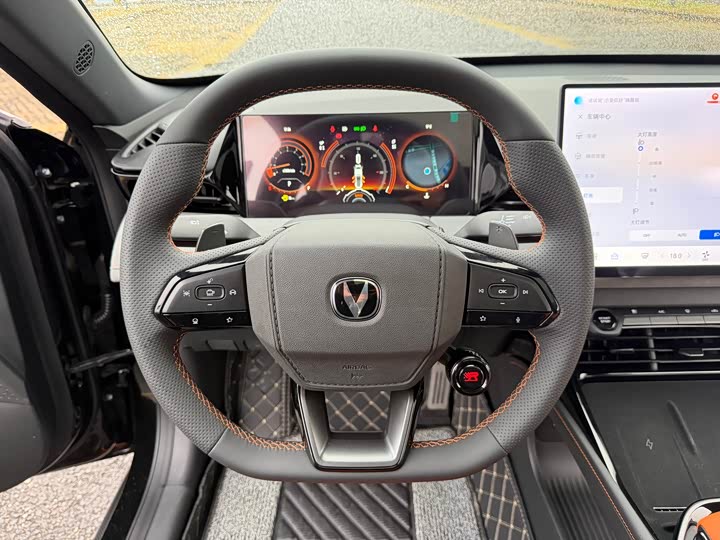 Changan UNI-V 2025 2.0 T — фото 17