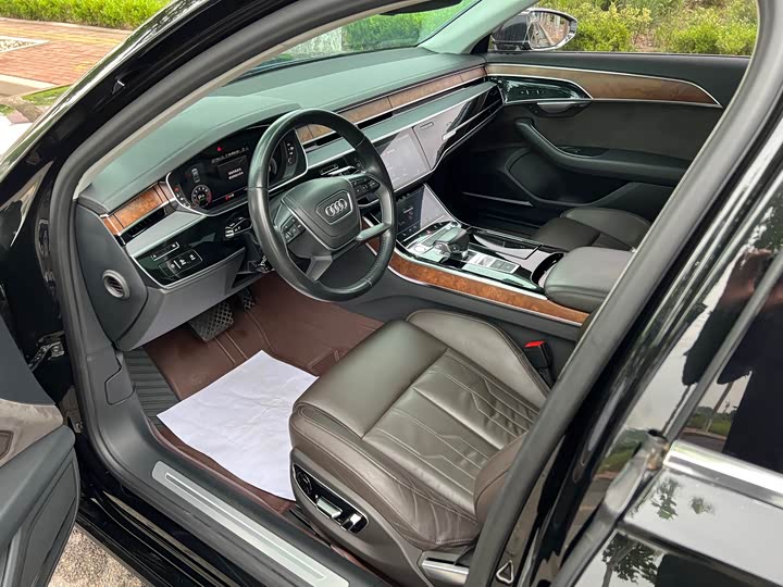 Audi A8 2018 A 8 L 55 TFSI quattro — фото 6