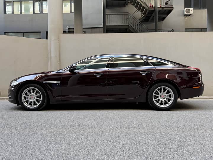 Jaguar XJ 2015 XJL 3.0 SC 4 WD — фото 3