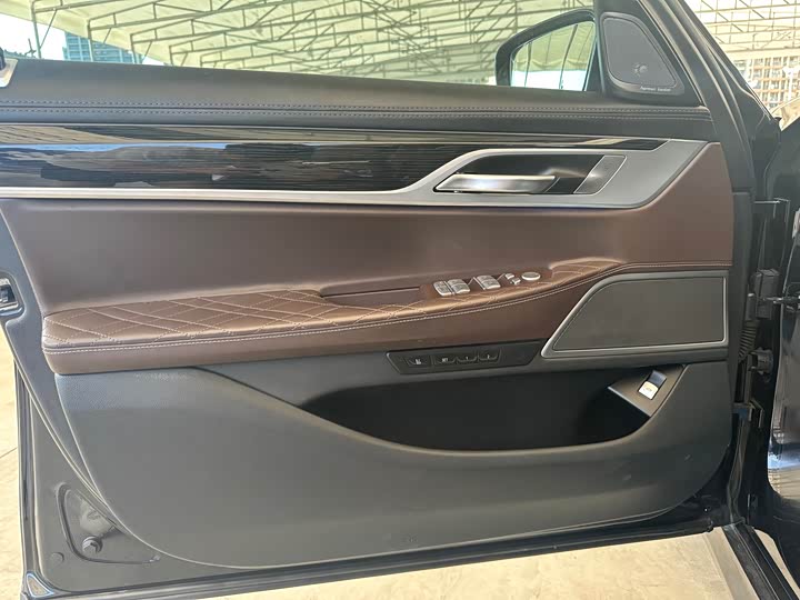 BMW 7-Series 2019 740 Li Leading M — фото 16