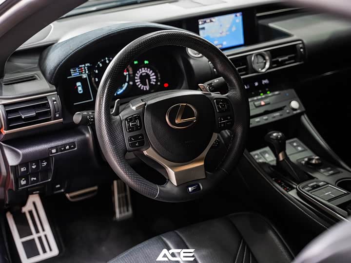 Lexus RC 2016 F 5.0 L — фото 15