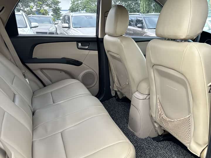 Kia Sportage — фото 7