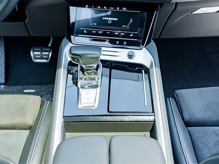 Audi Q6 2023 45 TFSI quattro — фото 14