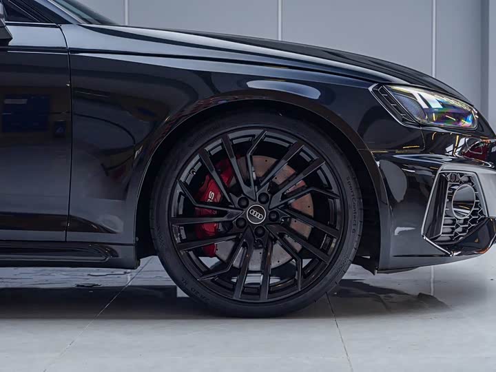 Audi RS4 2021 RS 4 Avant — фото 5