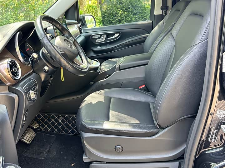 Mercedes-Benz V-Class 2022 V 260 L — фото 4