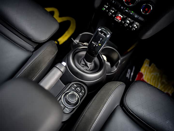 MINI Hatch — фото 18