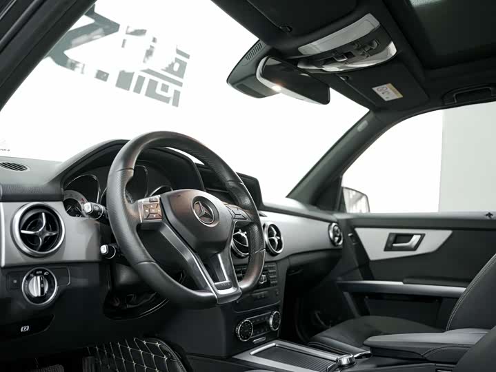 Mercedes-Benz GLK-Class 2015 GLK 300 4 MATIC — фото 10