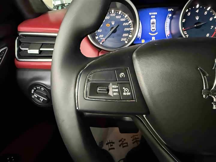 Maserati Ghibli 2014 3.0 T — фото 11