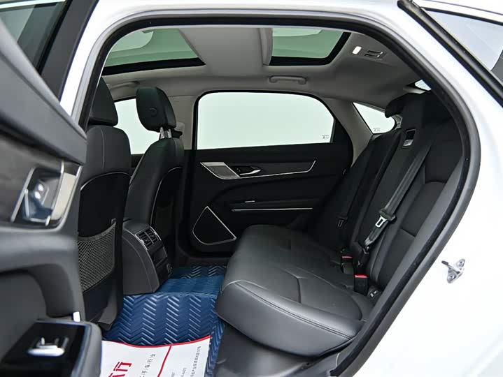 Jaguar XFL 2023 XFL 2.0 T P 200 2 WD — фото 11