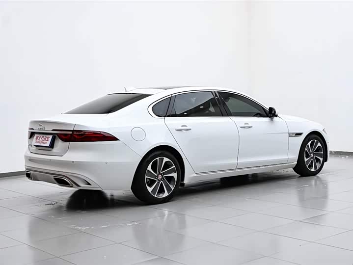 Jaguar XFL 2023 XFL 2.0 T P 200 2 WD — фото 7