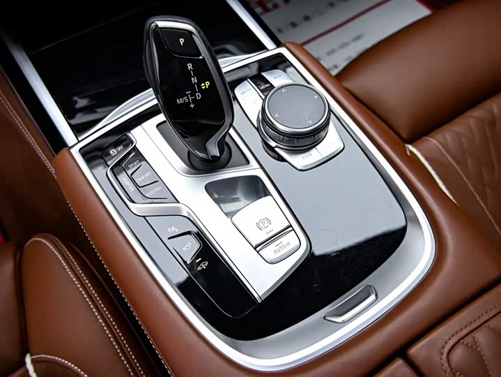 BMW 7-Series 2019 740 Li x Drive M — фото 18