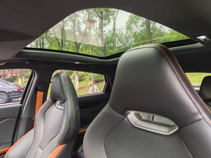 Changan UNI-V 2023 1.5 T Premium — фото 16