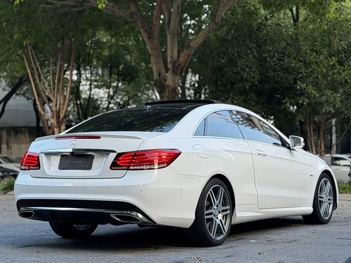 Mercedes-Benz E-Class E 200 — фото 6