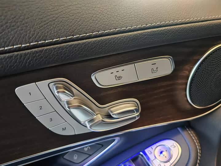 Mercedes-Benz GLC 2021 GLC 260 L 4 MATIC Luxury — фото 6