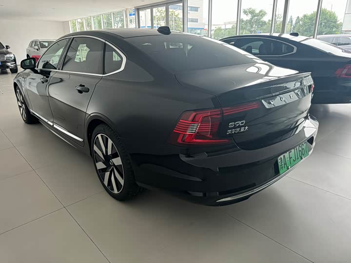 Volvo S90 Hybrid 2025 Hybrid 4 WD — фото 4