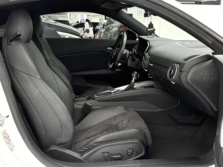 Audi TT 2017 TT Coupe 45 TFSI quattro — фото 6