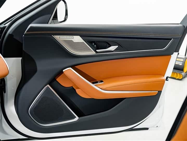 Jaguar XFL 2024 2.0 T P 300 4 WD — фото 18