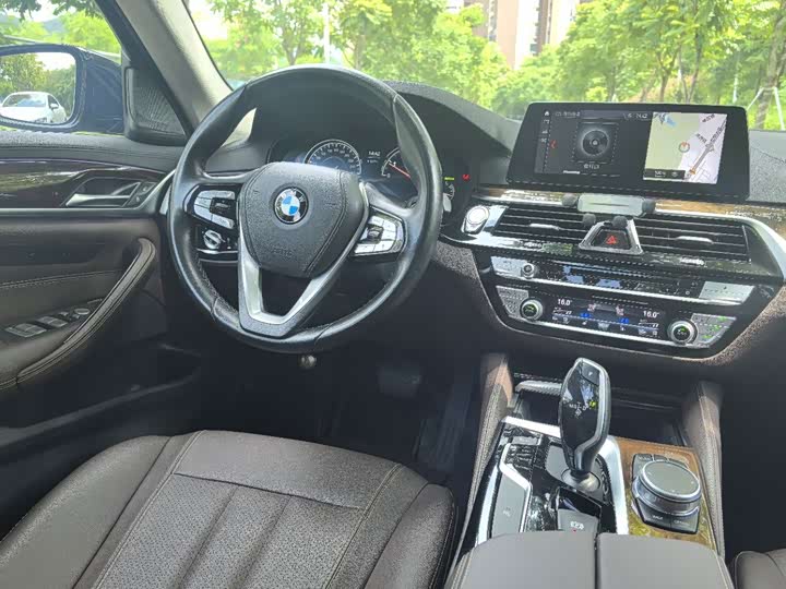 BMW 5 Series 525Li люкс-пакет — фото 9