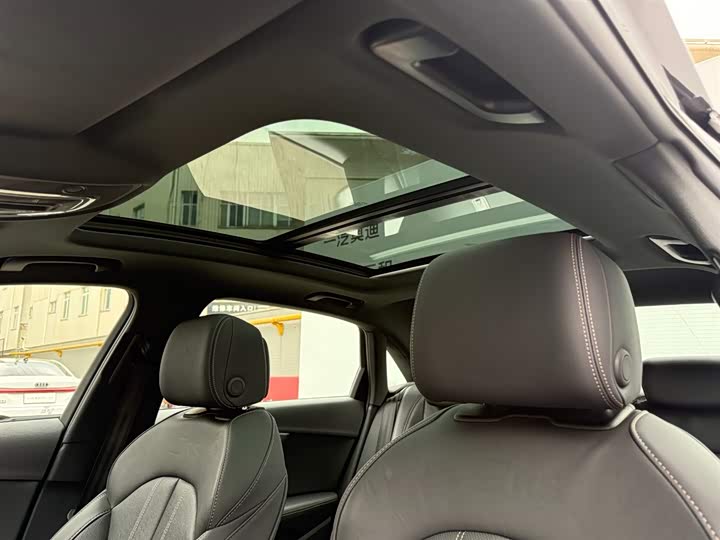 Audi A4L 2024 40 TFSI quattro RS — фото 10