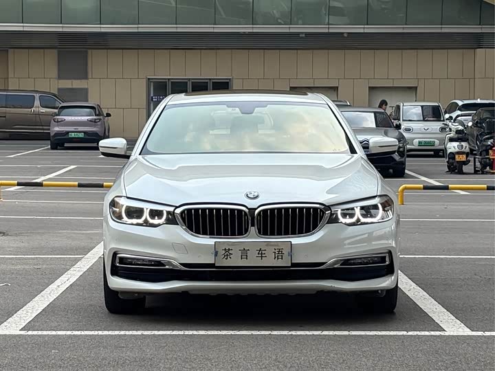 BMW 5 Series 525Li люкс-пакет — фото 2