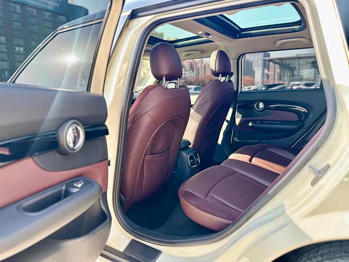 MINI Clubman — фото 7