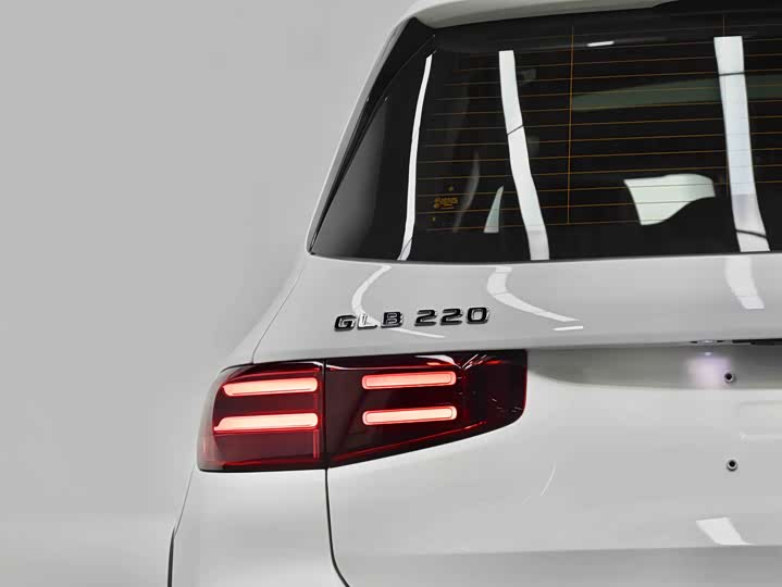 Mercedes-Benz GLB 2024 GLB 220 — фото 28