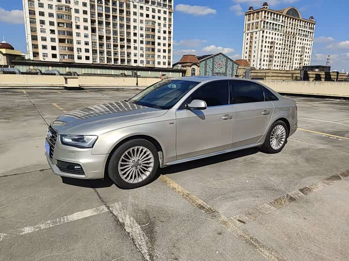Audi A4L 35 TFSI S line комфорт — фото 2