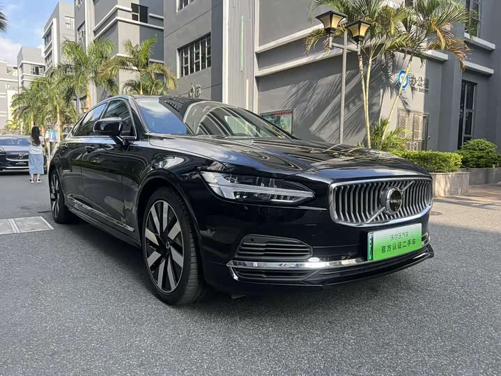 Volvo S90 Hybrid 2025 Hybrid 4 WD — фото 3
