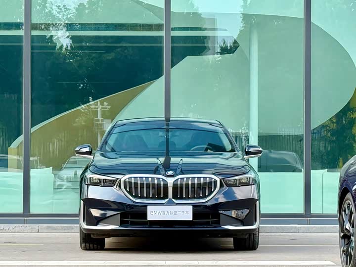 BMW 5 Series 525Li люкс-пакет — фото 3
