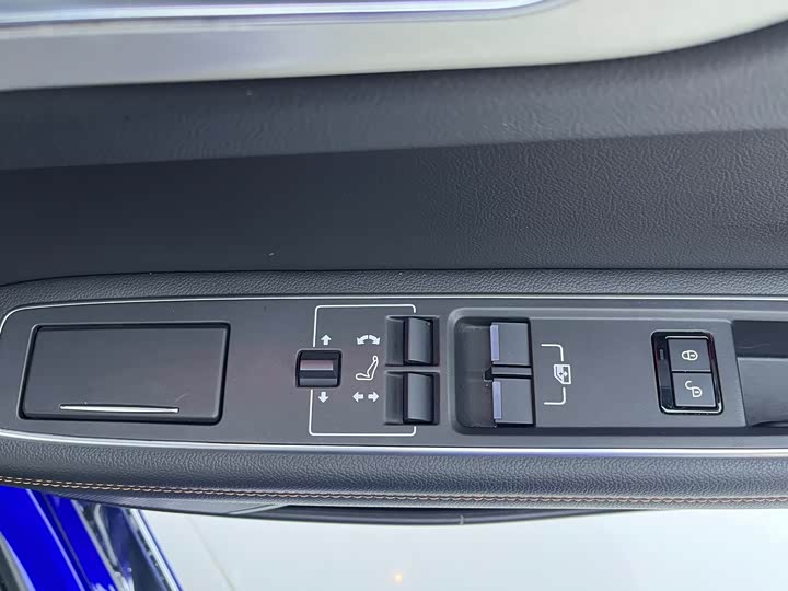 Jaguar XEL 2019 2.0 T 200 PS — фото 6