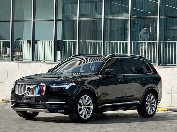 Volvo XC90 2018 T 6 7 — фото 1