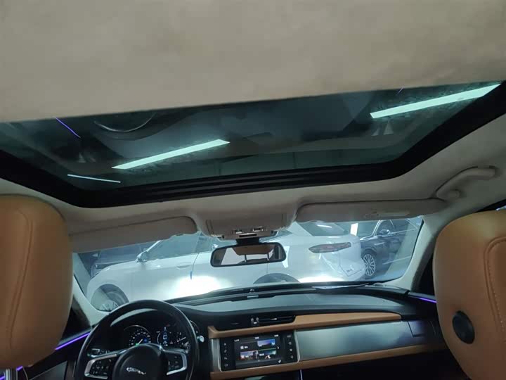 Jaguar XFL 2018 XFL 2.0 T 200 PS — фото 18