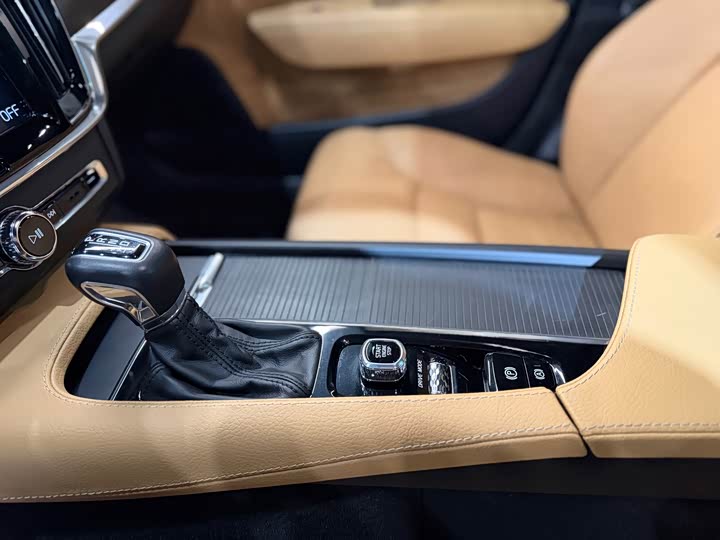 Volvo V90 2019 Cross Country T 5 AWD V — фото 30