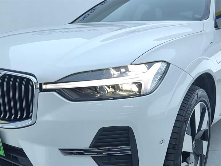 Volvo XC60 Hybrid 2025 Hybrid 4 WD — фото 5