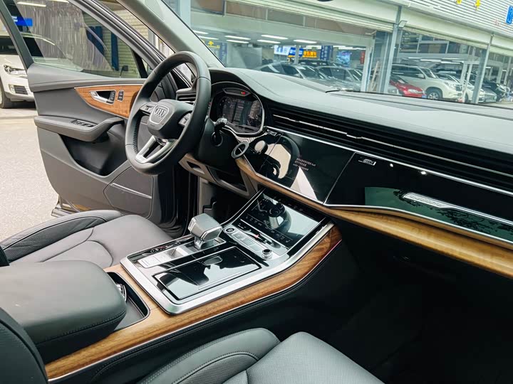 Audi Q7 2022 55 TFSI quattro S line Premium — фото 14