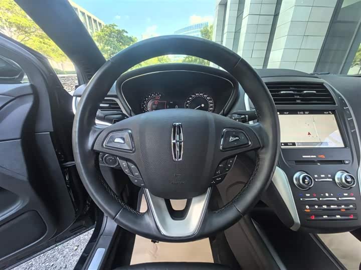 Lincoln MKC 2017 2.0 T 2 WD — фото 14