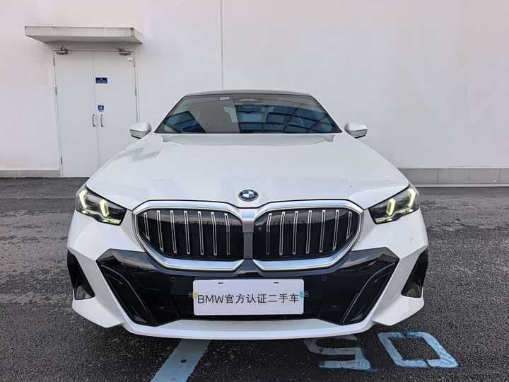 BMW 5-Series 2024 530 Li Leading M — фото 2