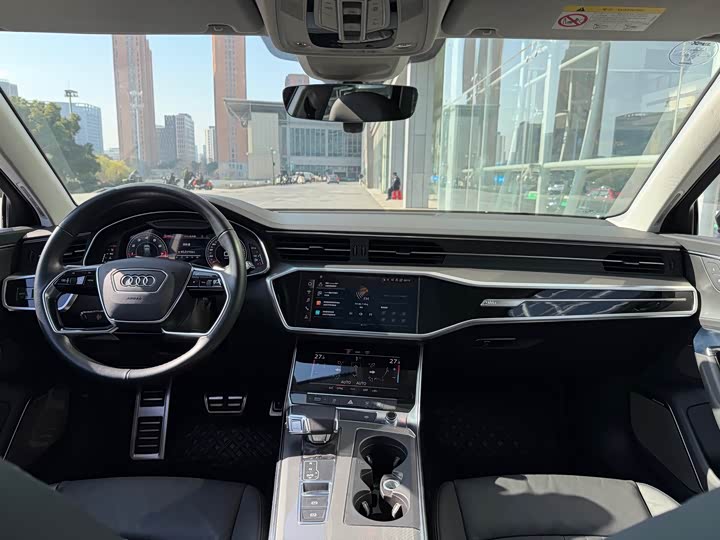Audi A6 2022 Avant 40 TFSI — фото 10