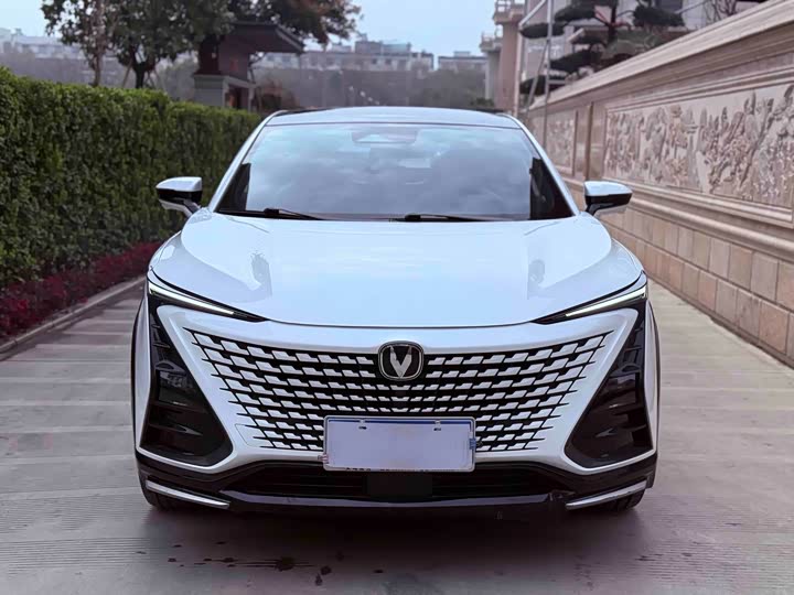 Changan UNI-T 2023 1.5 T Premium — фото 2