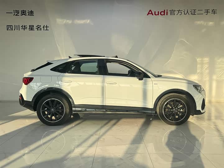 Audi Q3 Sportback 2023 45 TFSI quattro Luxury — фото 3