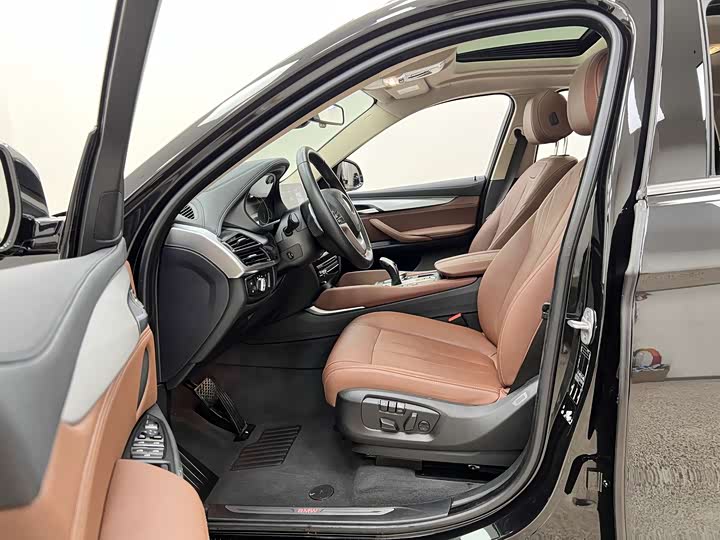 BMW X6 2018 x Drive 35i Leading — фото 11