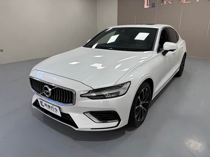 Volvo S60 2021 T 4 — фото 1