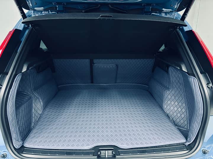 Volvo XC40 2023 B 3 — фото 17