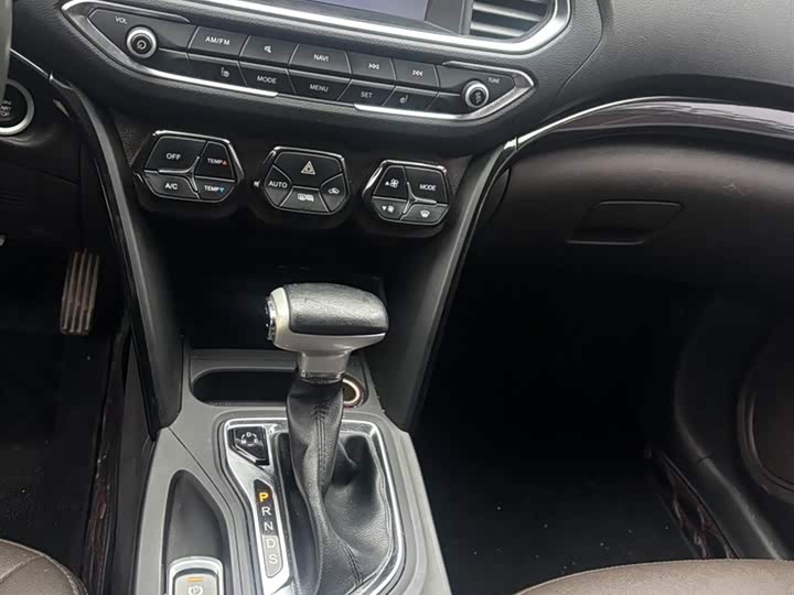 Trumpchi GS4 2017 235 T AT 2 WD — фото 5