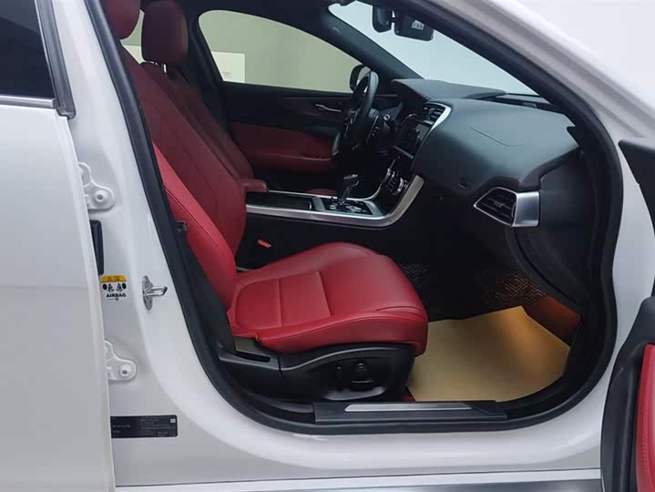 Jaguar XEL 2022 2.0 T 250 PS R-DYNAMIC S — фото 8