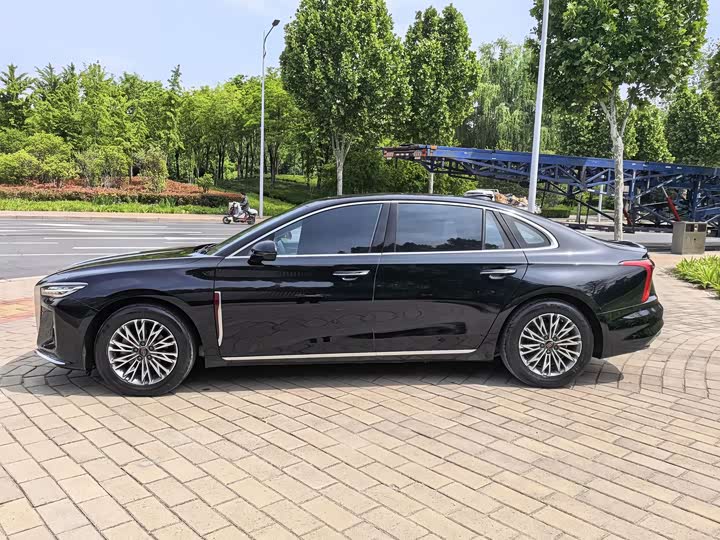 Hongqi H5 2024 1.5 T DCT — фото 4